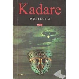 Darka e gabuar, Ismail Kadare