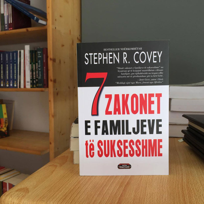 7 zakonet e familjeve të suksesshme, Stephen R. Covey