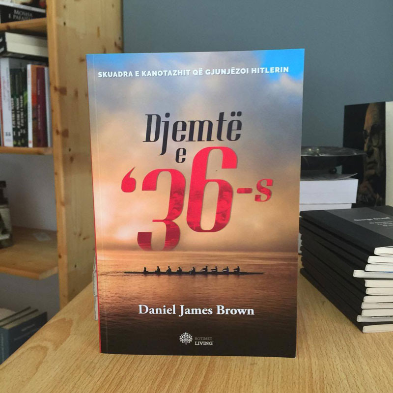 Djemtë e ‘36-s, Daniel James Brown