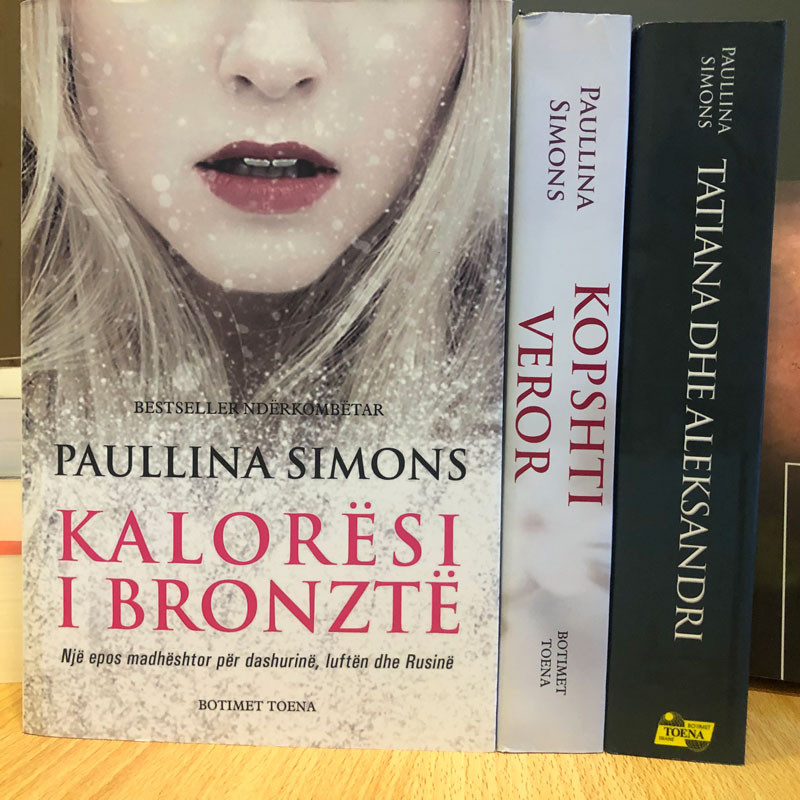 Tre libra të Paullina Simons me 20 % ulje