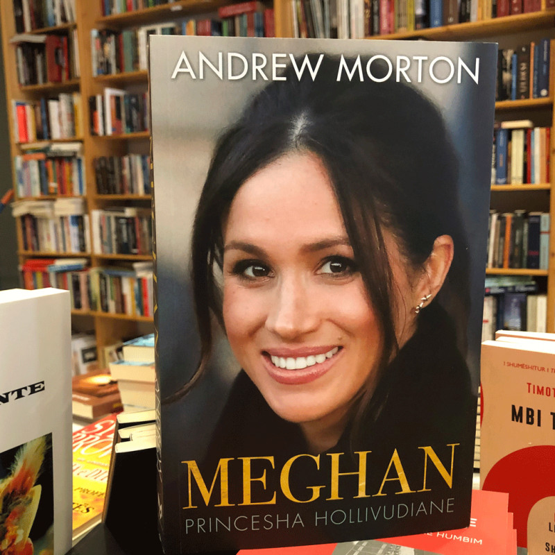 Megan: Princesha Hollivudiane, Andrew Morton