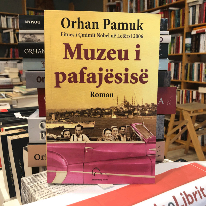 Muzeu i pafajësisë, Orhan Pamuk