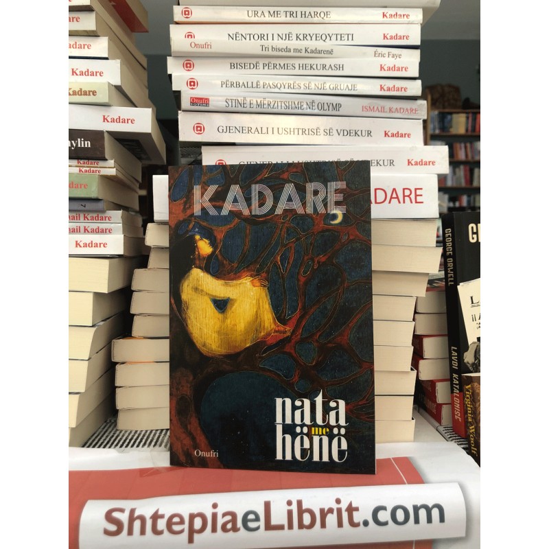 Nata me hënë, Ismail Kadare