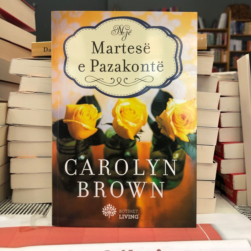 Një martesë e pazakontë, Carolyn Brown