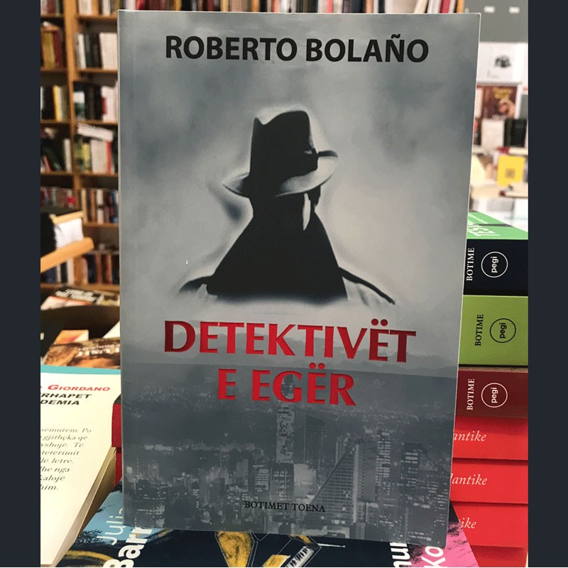 Detektivët e egër, Roberto Bolano