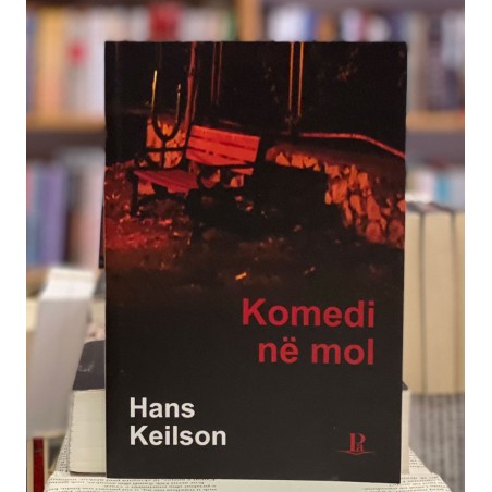 Komedi në mol, Hans Keilson